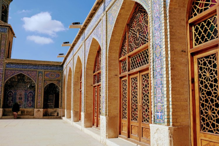 Façade extérieure de la Mosquée Rose